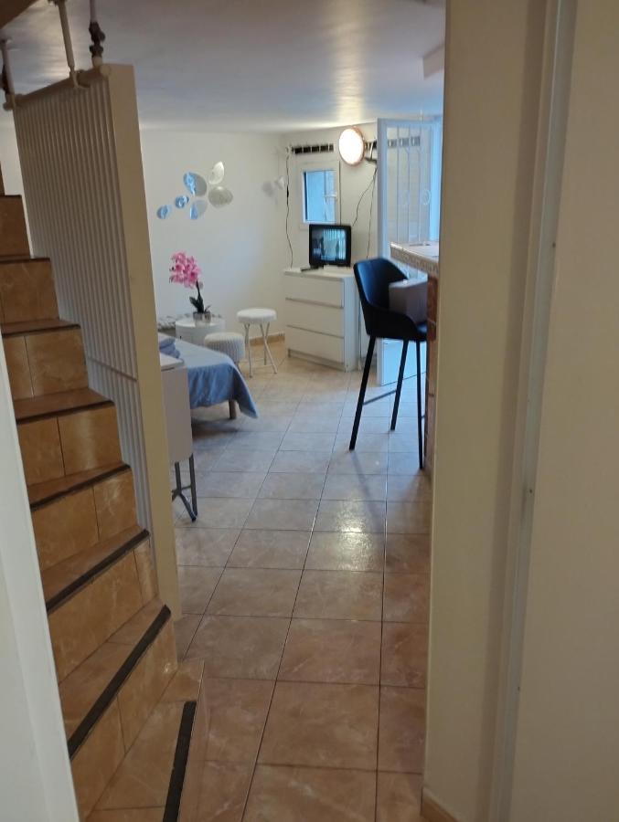 Studio Meuble Avec Piscine Partagee La Ferté-Gaucher Esterno foto